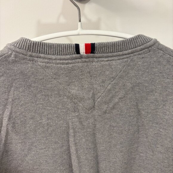 Tommy Hilfiger Men's Sweatshirt Gray Size M - NWOT - Picture 3 of 8